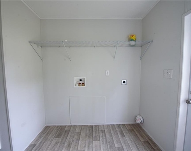 3205 J And J Manor Road - Photo Thumbnail 9