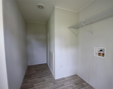 3205 J And J Manor Road - Photo Thumbnail 10