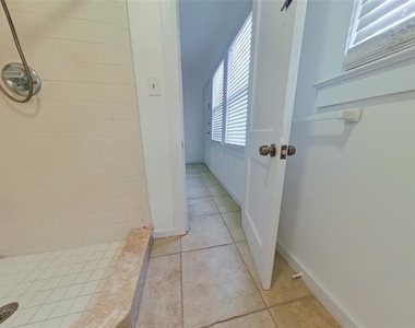 327 Nw 15th Terrace - Photo Thumbnail 1
