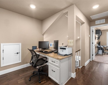 24674 Sw 19th Place - Photo Thumbnail 24