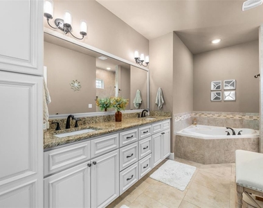 24674 Sw 19th Place - Photo Thumbnail 14