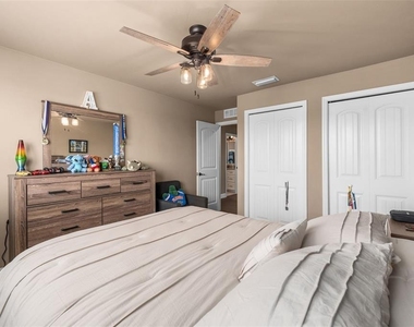 24674 Sw 19th Place - Photo Thumbnail 19