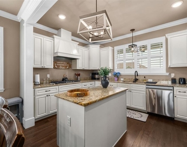 24674 Sw 19th Place - Photo Thumbnail 8