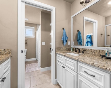 24674 Sw 19th Place - Photo Thumbnail 15