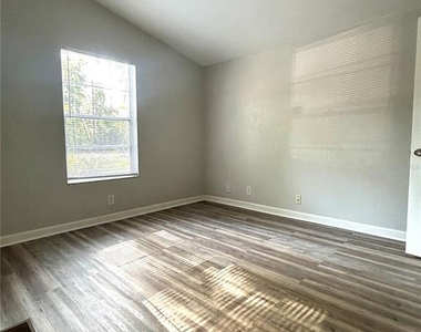 2911 Ne 9th Street - Photo Thumbnail 1