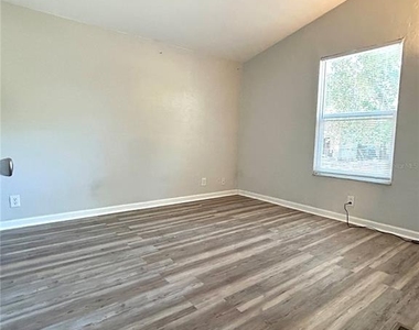 2911 Ne 9th Street - Photo Thumbnail 2