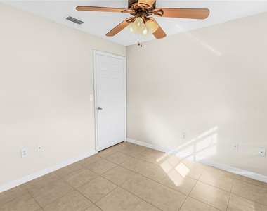2707 Lakewood Lane - Photo Thumbnail 9
