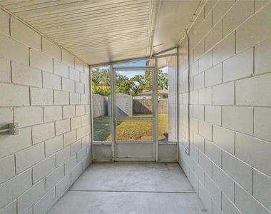 2707 Lakewood Lane - Photo Thumbnail 20