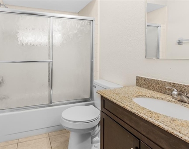 2707 Lakewood Lane - Photo Thumbnail 11
