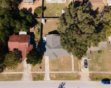 2707 Lakewood Lane - Photo Thumbnail 27