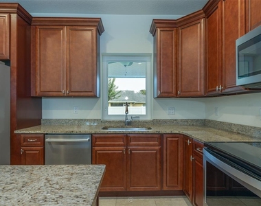 35 Edge Lane - Photo Thumbnail 13