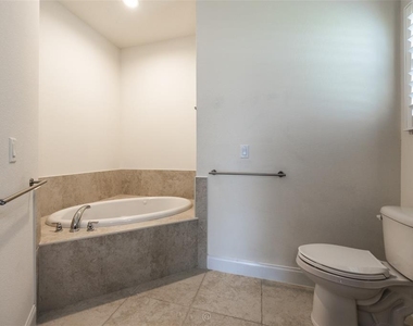 35 Edge Lane - Photo Thumbnail 18