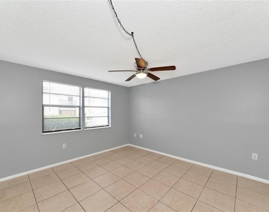 5026 Water Oak Drive - Photo Thumbnail 9