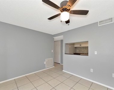 5026 Water Oak Drive - Photo Thumbnail 4