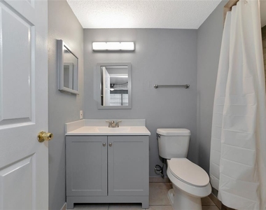 5026 Water Oak Drive - Photo Thumbnail 11