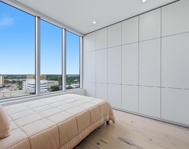 111 S Pineapple Avenue - Photo Thumbnail 24
