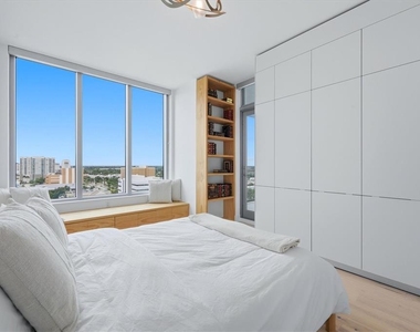 111 S Pineapple Avenue - Photo Thumbnail 19