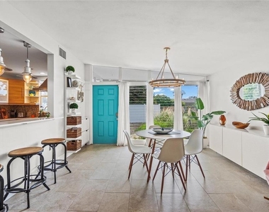 4801 Sarasota Avenue - Photo Thumbnail 6
