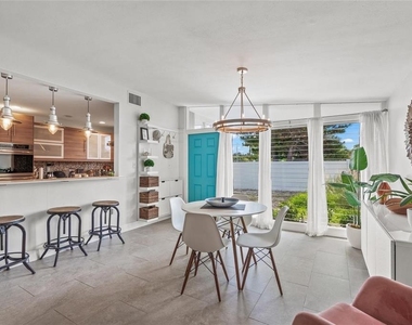 4801 Sarasota Avenue - Photo Thumbnail 5