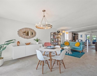 4801 Sarasota Avenue - Photo Thumbnail 3
