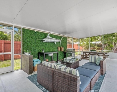 4801 Sarasota Avenue - Photo Thumbnail 26