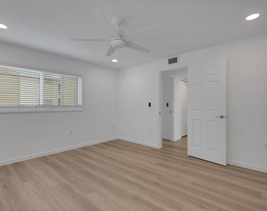 2826 W Rainbow Circle - Photo Thumbnail 17