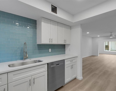 2826 W Rainbow Circle - Photo Thumbnail 5