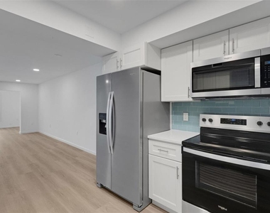 2826 W Rainbow Circle - Photo Thumbnail 2