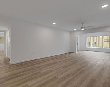 2826 W Rainbow Circle - Photo Thumbnail 6