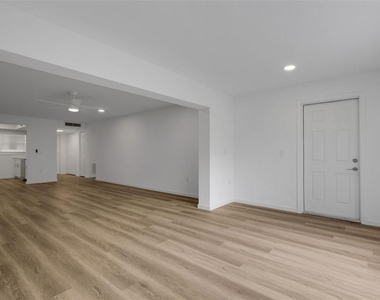 2826 W Rainbow Circle - Photo Thumbnail 11