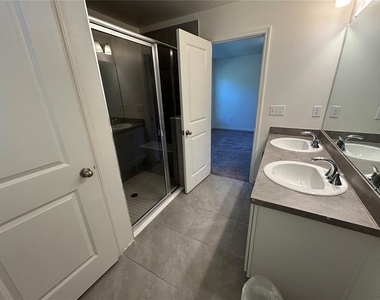 2706 89th Street Circle E - Photo Thumbnail 9