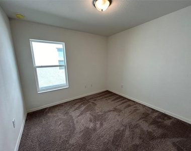 2706 89th Street Circle E - Photo Thumbnail 10