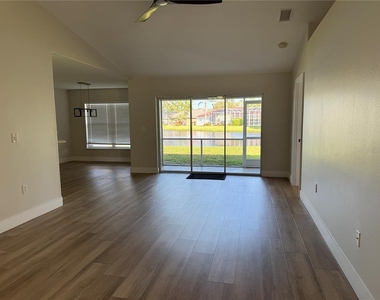 3709 62nd Avenue E - Photo Thumbnail 3