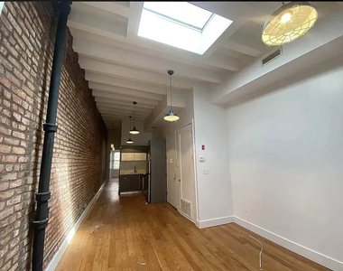 13 Humboldt Street - Photo Thumbnail 2