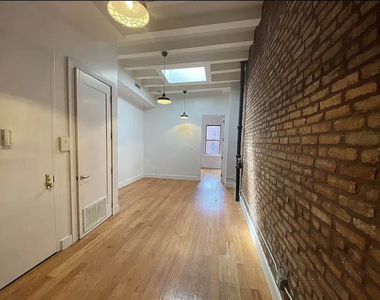 13 Humboldt Street - Photo Thumbnail 1
