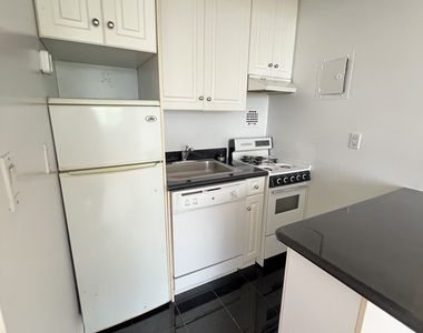 1661 York Avenue - Photo Thumbnail 1