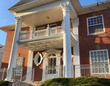 321 W Rio Grande Avenue - Photo Thumbnail 2