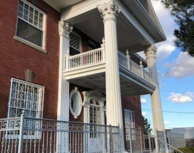 321 W Rio Grande Avenue - Photo Thumbnail 4