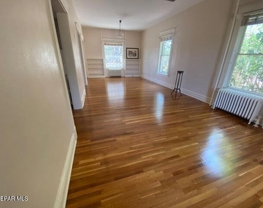 321 W Rio Grande Avenue - Photo Thumbnail 17