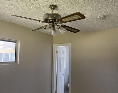 252 Trinity Place - Photo Thumbnail 8