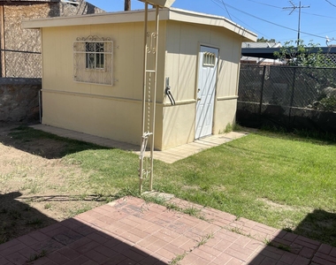 252 Trinity Place - Photo Thumbnail 7