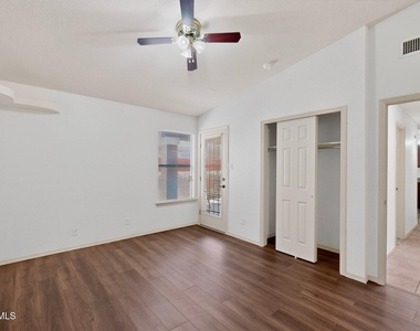 2304 Honey Dew Street - Photo Thumbnail 31