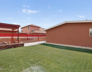 2304 Honey Dew Street - Photo Thumbnail 34