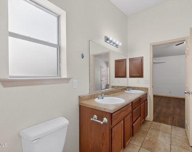 2304 Honey Dew Street - Photo Thumbnail 30