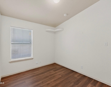 2304 Honey Dew Street - Photo Thumbnail 26
