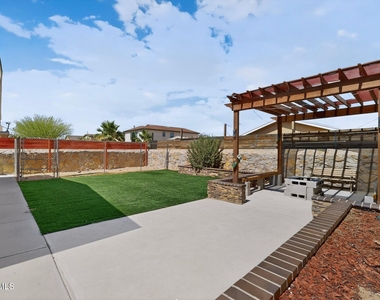 2304 Honey Dew Street - Photo Thumbnail 38
