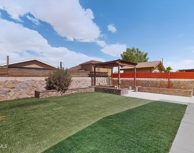 2304 Honey Dew Street - Photo Thumbnail 39