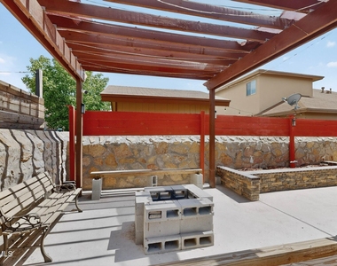 2304 Honey Dew Street - Photo Thumbnail 40