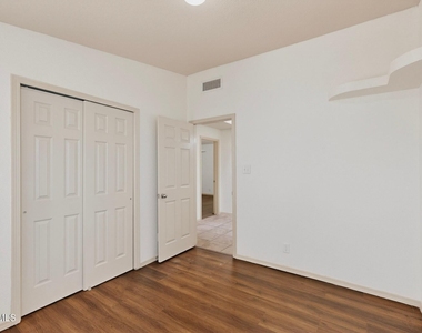 2304 Honey Dew Street - Photo Thumbnail 25