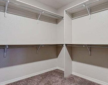 14441 Eastbrook Drive - Photo Thumbnail 26